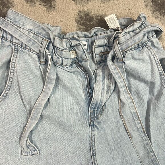 Zara Size 2 Jean - Light Jean Cropped at Ankle - Jean Belt, Stretch Top - Picture 2 of 4